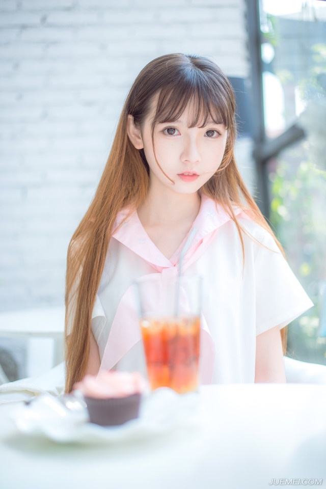 “这样会否太冒险了一些，可以等汉中兵马赶到再行上路。”邓贤苦笑道。